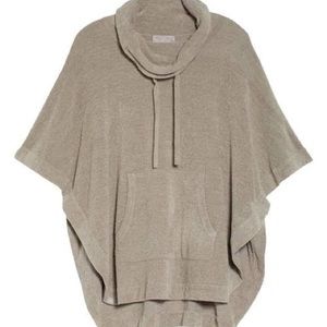 NWT Barefoot Dreams Poncho